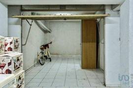 Parque de Estacionamento / Garagem / Box em Queluz e Belas de 14,00 m²
