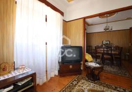 House with 2 floors and land in Cernache