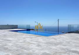 Contemporary 3 bedroom single storey villa with pool and sea views