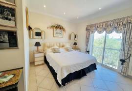 Beautiful 3 + 1 -bedroom villa with breathtaking views over the countryside and sea view in São Brás de Alportel