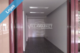 Stall store with 39 m2 of area with a privileged location in the city of Lisbon.