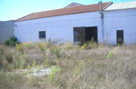 Industrial building consisting of 2 warehouses located in Azaruja, São Bento do Mato in the district of Évora