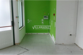 Ground floor stall store with 106 m2 for commerce located near the center of Pombal.