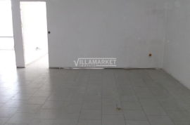 Ground floor stall store with 106 m2 for commerce located near the center of Pombal.