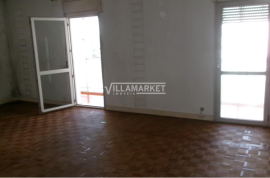 4 bedroom bank apartment with closed balcony, located in Mira- Sintra