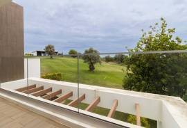 Moradia em banda T2 com vista golfe no Silves Golf Resort – Algarve