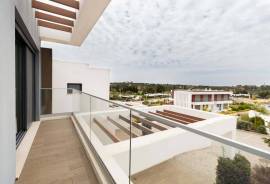 Moradia em banda T2 com vista golfe no Silves Golf Resort – Algarve