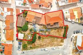OLD BUILDING FOR REQUALIFICATION IN THE CENTER OF PÊRA, WITH ENORMOUS BUSINESS POTENTIAL.