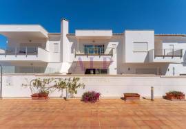 A Spacious Townhouse, with Flexible Accommodation in Burgau and within a Stroll of the Beach