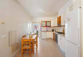 A Spacious Townhouse, with Flexible Accommodation in Burgau and within a Stroll of the Beach