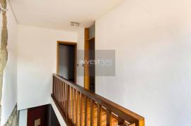 2 Bedroom Duplex House for Sale at Rua de Pelames 49, Porto