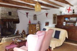 Detached Country House with Outbuilding