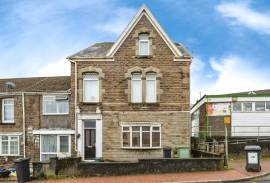 6 bedroom, Terraced House for sale