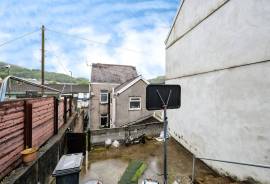 6 bedroom, Terraced House for sale