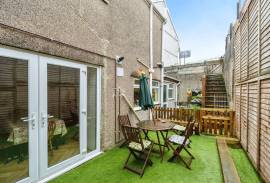 6 bedroom, Terraced House for sale