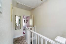 3 bedroom, Semi-detached house for sale