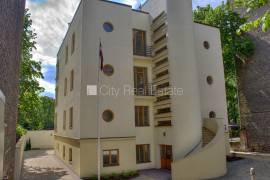 Detached house for sale in Riga, 750.00m2