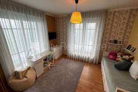 Detached house for rent in Riga district, 235.00m2