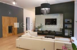 Apartment for rent in Riga, 165.00m2