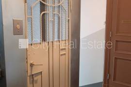 Apartment for rent in Riga, 165.00m2