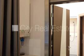 Apartment for rent in Riga, 165.00m2