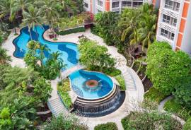 Bangkok Garden - Extra Large Three Bedroom Service Apartment for Rent in Chong Nonsi