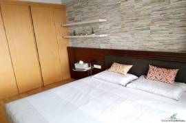 The Met Sathorn - Furnished Modern Two Bedroom Condo within Walking Distance to BTS Chong Nonsi