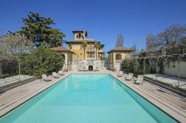 Art Nouveau villa with park and pool