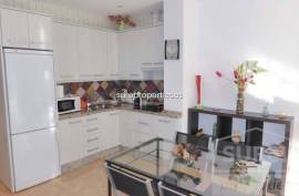 Property of 162 m2 located in the town of Algarrobo (Málaga) composed of 2 new apartments on the same floor (one with 2 bedrooms of 95 m2 approx., And the other with 1 bedroom of 67 m2 approx.)