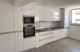 T2 renovated with great areas in Portimão