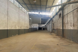 Industrial banking warehouse consisting of 2 floors located in Amiais de Baixo