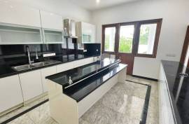 Luxury 5 Bed Villa For Sale in Pelawatte, Battaramulla Sri