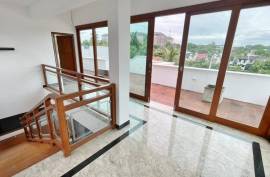 Luxury 5 Bed Villa For Sale in Pelawatte, Battaramulla Sri