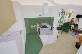 Renovated 1+1 Bedroom Apartment with Elevator at Rua de Santa Catarina, 921