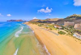 4 BEDROOM VILLA NEAR THE CENTER AND PORTO SANTO BEACH