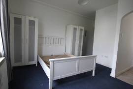 Studio to rent Melrose Ave, Willesden Green NW2