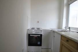 Studio to rent Melrose Ave, Willesden Green NW2