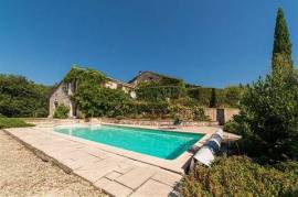 Ideally located in the countryside between Villeneuve-sur-Lot and Bergerac, magnificent stone house on an area of 195m2 and a plot of 1.1 hectares. With a splendid view of the countryside and its surroundings, a calm and relaxing environment, this...