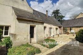 MORANNES, IMMEUBLE COMPOSÉ DE DEUX LOGEMENTS