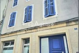 Immeuble centre ville de 280m2 un local commercial et 3 appartements