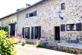 REDUCTION - Charente Historic Stone Longère, 3 beds, barns, exotic gardens, 10 minutes from the Golf International de la Prèze