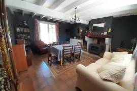 €260500 - Beautifully Renovated Detached 4 Bedroomed Property