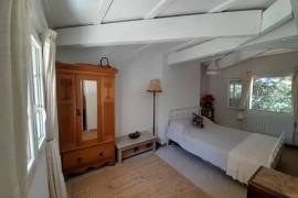 €260500 - Beautifully Renovated Detached 4 Bedroomed Property