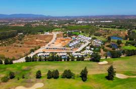 Townhouse with swimming pool in first phase of construction in Silves