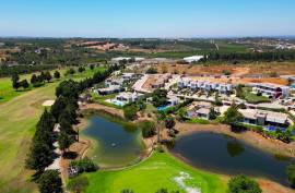 Townhouse with swimming pool in first phase of construction in Silves