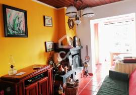 4 Bedroom House with Garage - Praia da Vitória