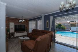 Luxury 3 Bed Home For Sale In Johannesburg South