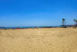 Excellent tourist apartment 200 meters from Los Naufragos beach