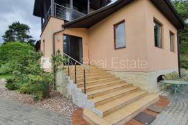 Detached house for rent in Jurmala, 369.00m2