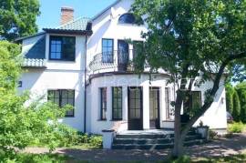 Detached house for rent in Jurmala, 220.00m2